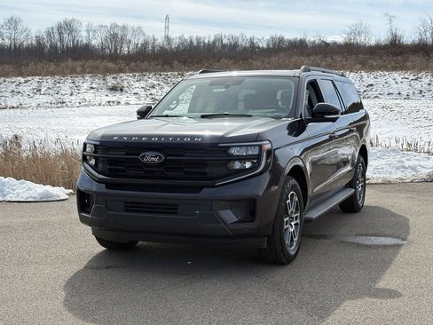 New 2026 Ford Expedition Max Active image 1
