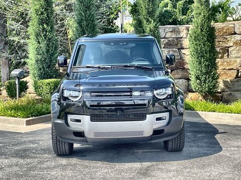 Certified 2024 Land Rover Defender 110 SE image 8