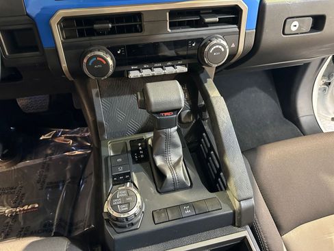 Used 2025 Toyota Tacoma TRD Off-Road image 41