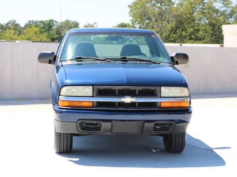 Used 2003 Chevrolet S10 Pickup LS RWD image 2