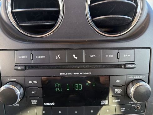 Used 2014 Jeep Patriot Latitude image 18