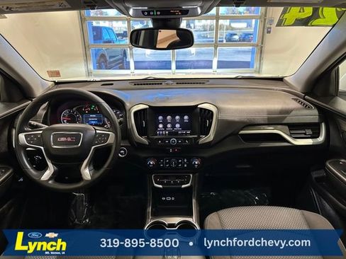 Used 2024 GMC Terrain SLE w/ Driver Convenience Package image 8