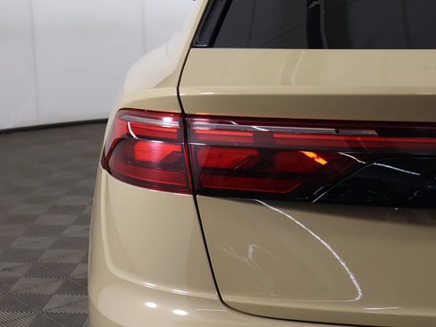 Used 2024 Audi SQ8 Premium Plus AWD/4WD image 18