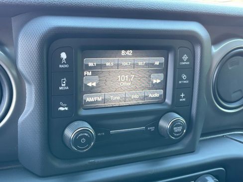 Used 2018 Jeep Wrangler Unlimited Sport S AWD/4WD image 12