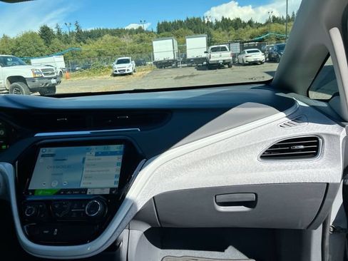 Used 2021 Chevrolet Bolt LT FWD image 26