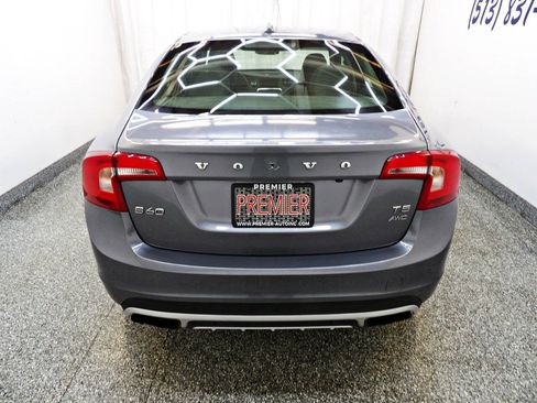 Used 2016 Volvo S60 T5 Cross Country Platinum AWD/4WD image 5