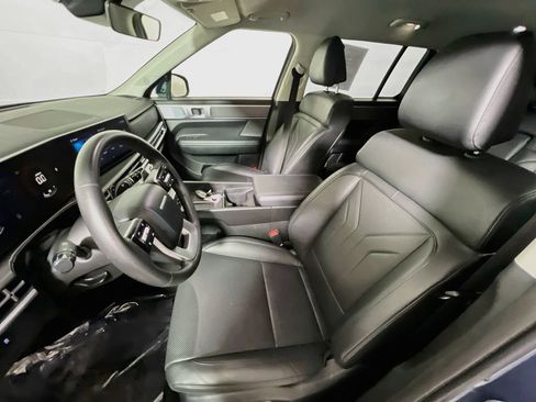 Used 2025 Hyundai Santa Fe SEL FWD image 18