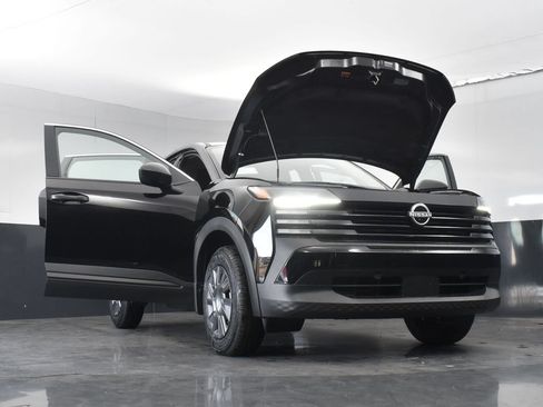 Used 2025 Nissan Kicks S AWD/4WD image 29