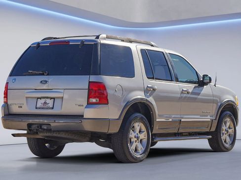 Used 2005 Ford Explorer Sport XLT image 10