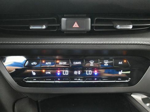 Used 2022 Buick Envision Preferred FWD image 18