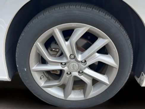 Used 2013 Nissan Sentra SR w/ Driver Pkg FWD image 12