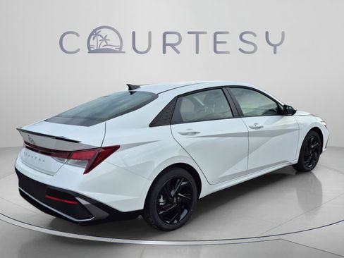 New 2026 Hyundai Elantra SEL Sport FWD image 5