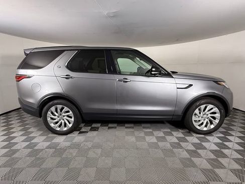 Certified 2025 Land Rover Discovery S AWD/4WD image 8