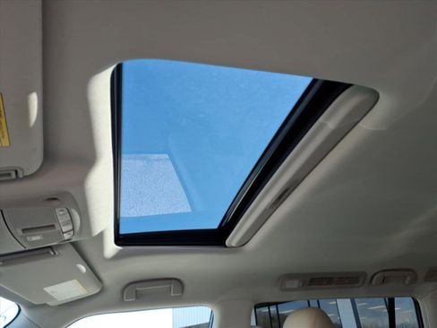 Used 2019 Nissan Armada SL w/ Premium Package image 9