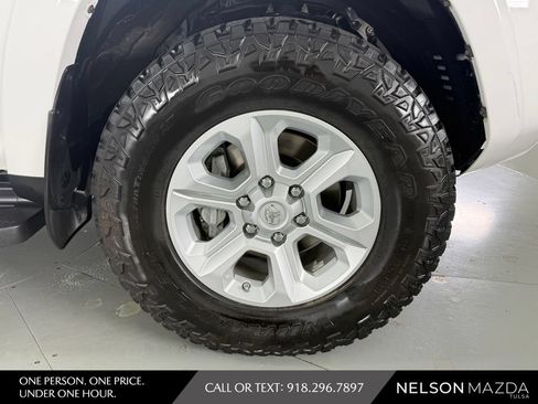 Used 2021 Toyota 4Runner SR5 Premium w/ Moonroof Package AWD/4WD image 14