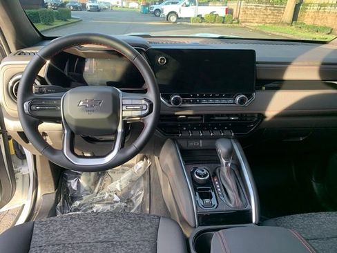 Used 2024 Chevrolet Colorado Z71 w/ Z71 Convenience Package 2 image 14