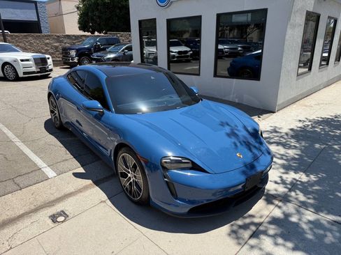 Used 2022 Porsche Taycan RWD image 16