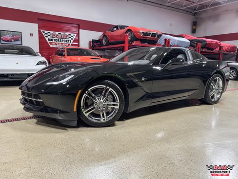 Used 2017 Chevrolet Corvette Stingray Coupe image 1
