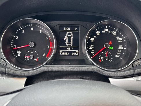 Used 2017 Volkswagen Passat 1.8T S image 28