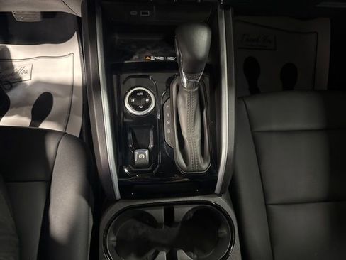 Used 2024 Chevrolet Colorado LT w/ LT Convenience Package III image 21