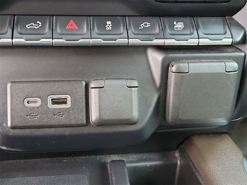 Used 2021 Chevrolet Silverado 2500 LTZ w/ LTZ Premium Package image 33