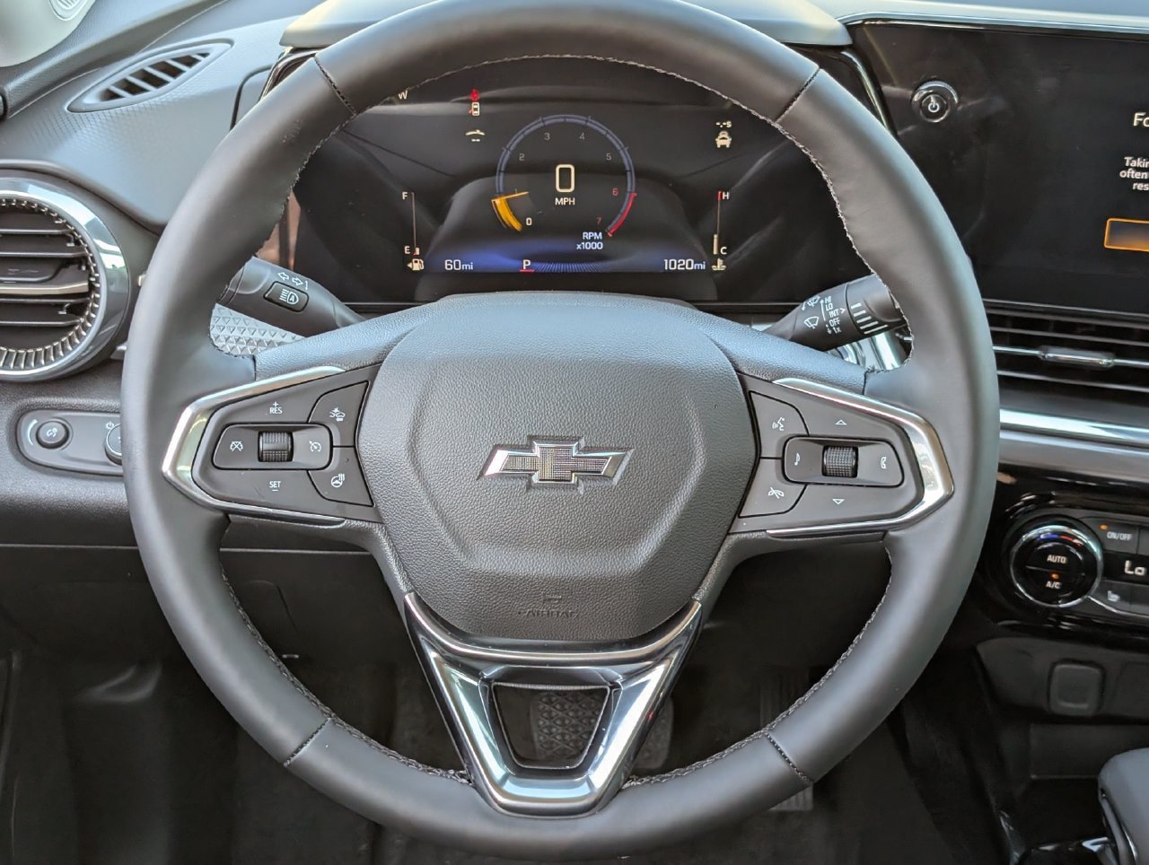 Used 2026 Chevrolet Trax ACTIV w/ Driver Confidence Package FWD image 11
