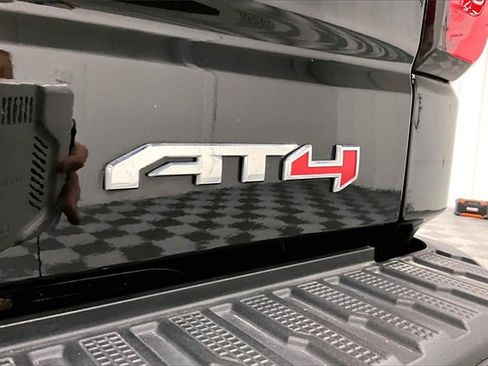 Used 2024 GMC Sierra 1500 AT4 w/ Technology Package image 8