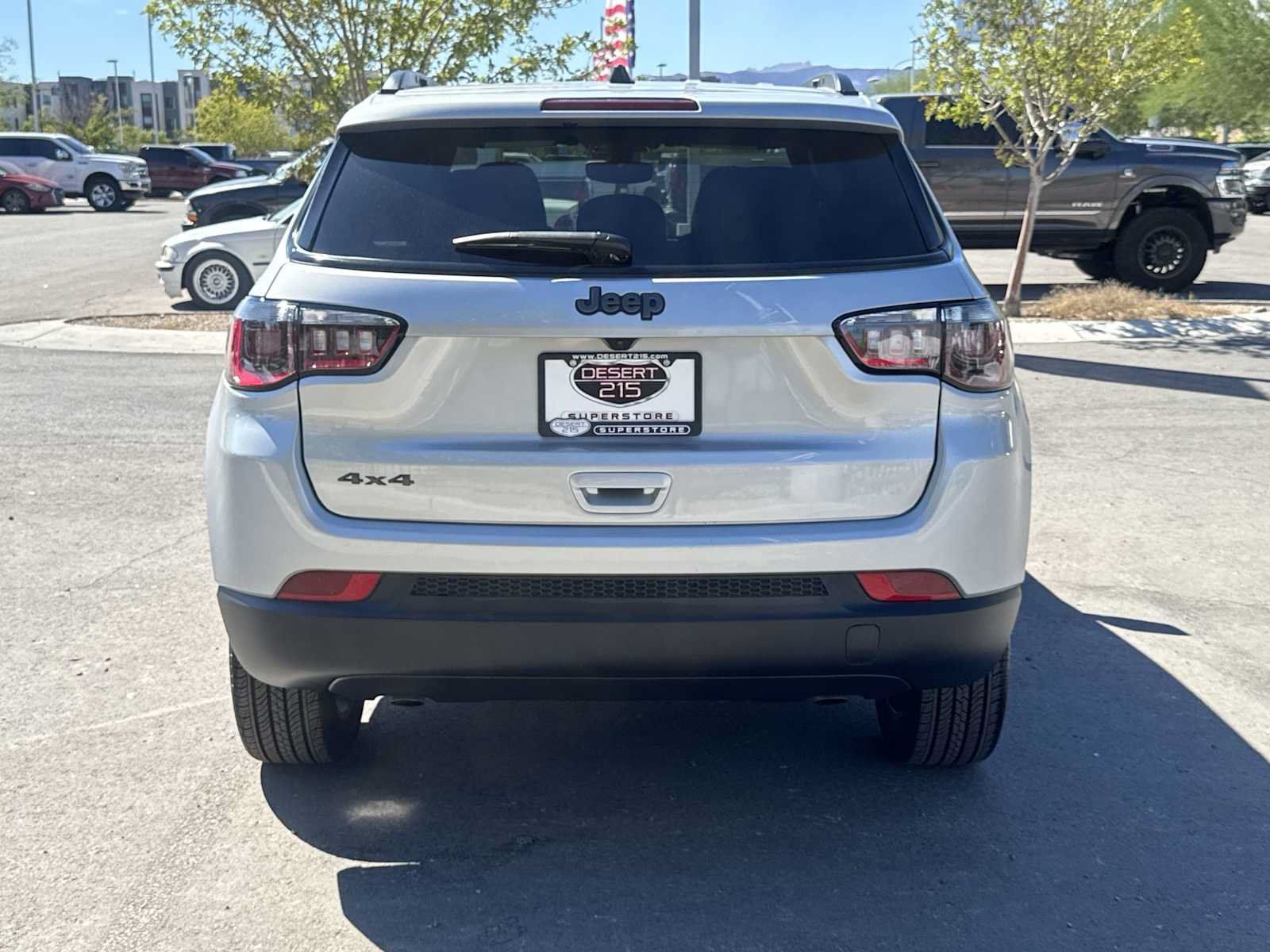 Used 2026 Jeep Compass Latitude AWD/4WD image 7