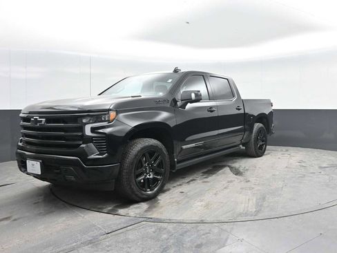 Used 2025 Chevrolet Silverado 1500 High Country w/ Midnight Edition AWD/4WD image 5