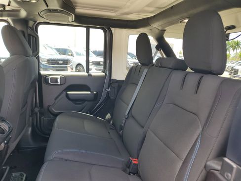 Used 2023 Jeep Wrangler Unlimited Rubicon 4xe AWD/4WD image 12