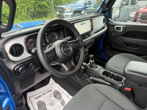 Used 2024 Jeep Wrangler Sport AWD/4WD image 13