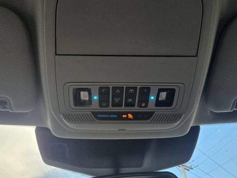 Used 2024 Ford Explorer XLT w/ Equipment Group 202A AWD/4WD image 28