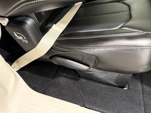 Used 2024 Chrysler Pacifica Touring-L AWD/4WD image 27