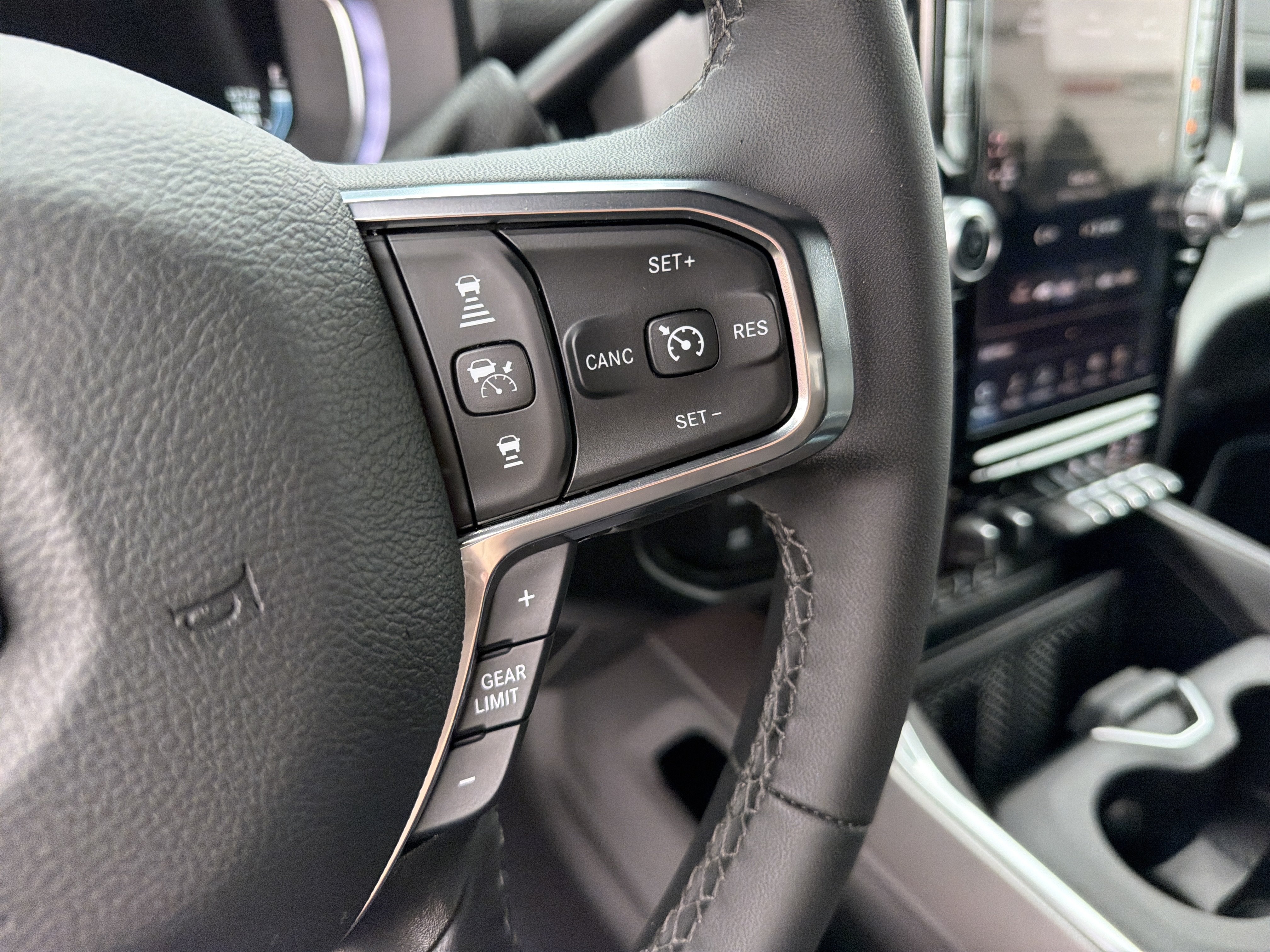 Used 2026 RAM 2500 Laramie AWD/4WD image 23