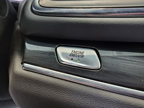 Used 2023 Buick Enclave Essence image 14