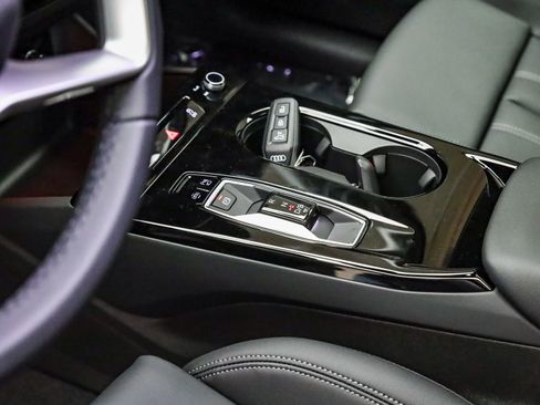 New 2025 Audi Q6 e-tron Premium Plus AWD/4WD image 25