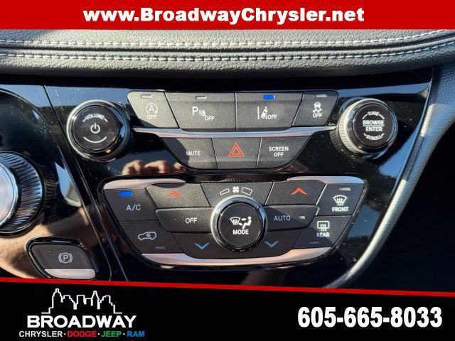 New 2027 Chrysler Pacifica Select FWD image 21