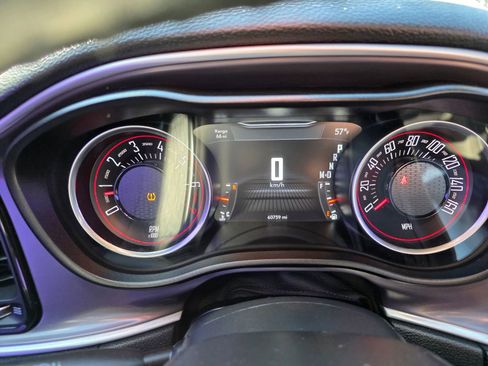 Used 2019 Dodge Challenger SXT image 14