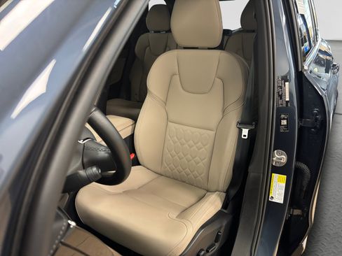 Used 2026 Volvo XC90 B6 Plus AWD/4WD image 40