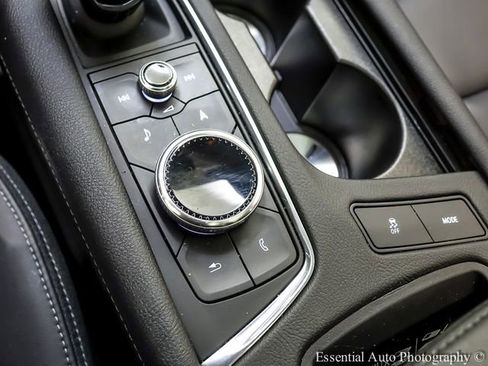 Certified 2025 Cadillac XT6 Premium Luxury image 19