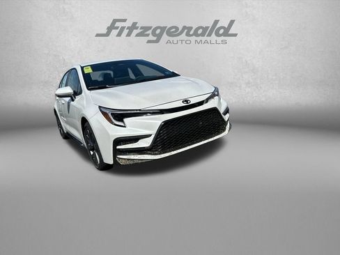 Used 2026 Toyota Corolla SE w/ SE Package FWD image 1