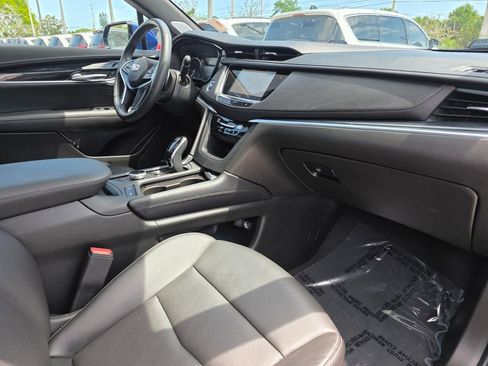 Used 2024 Cadillac XT5 Premium Luxury image 9