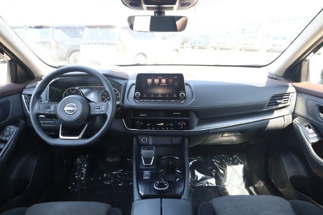 Used 2023 Nissan Rogue SV AWD/4WD image 16
