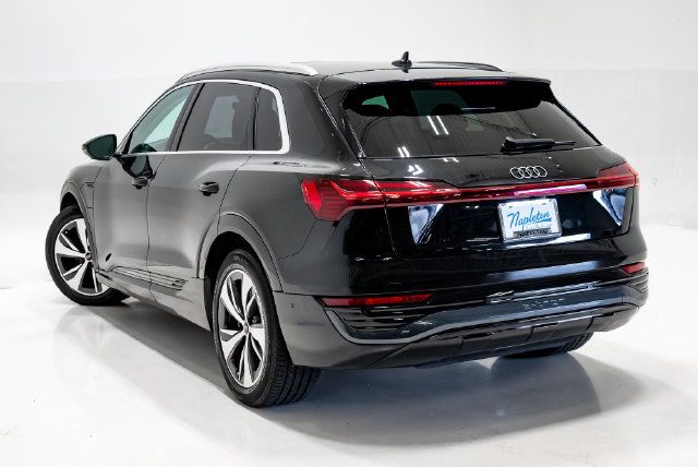 Used 2024 Audi Q8 e-tron Premium Plus w/ Premium Plus Package AWD/4WD image 25