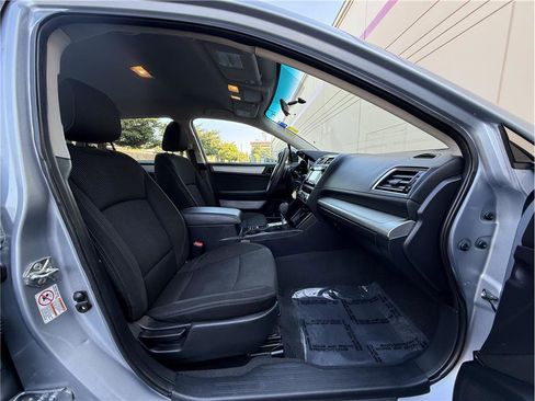 Used 2018 Subaru Outback 2.5i AWD/4WD image 17