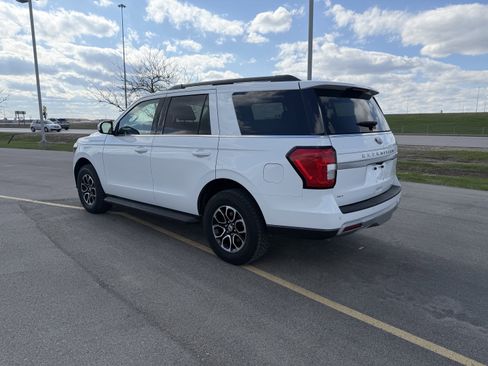 Certified 2024 Ford Expedition XLT AWD/4WD image 3