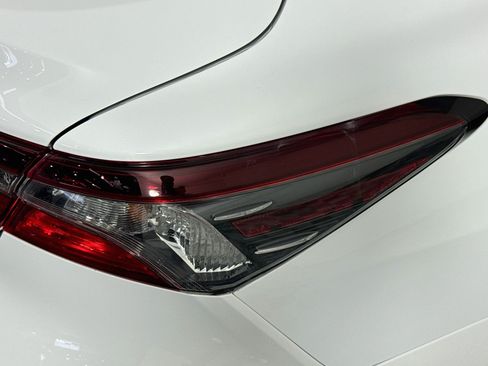 Used 2021 Toyota Camry LE FWD image 31
