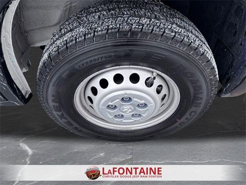 Used 2025 RAM ProMaster 2500 w/ Convenience Group image 27