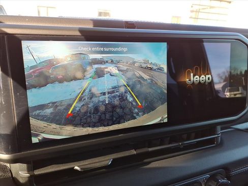 Used 2024 Jeep Wrangler Unlimited Rubicon image 9