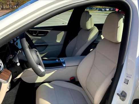 New 2026 Mercedes-Benz C 300 4MATIC Sedan image 12